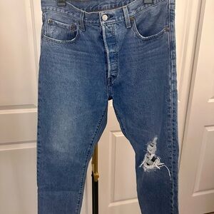 Levi’s 501 Woman’s Blue Distressed high waisted Jeans